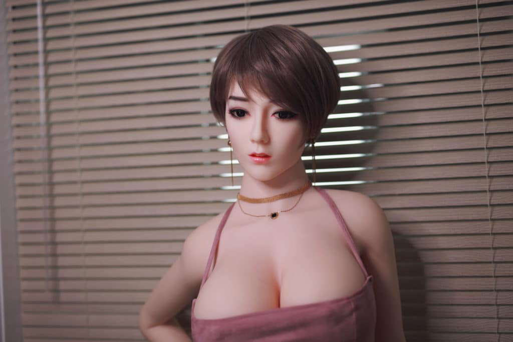 อากะ: ตุ๊กตาเพศสัมพันธ์แบบเอเชีย