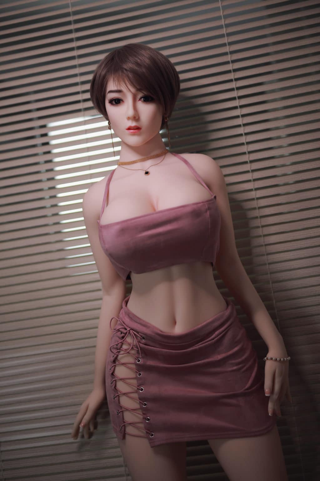 อากะ: ตุ๊กตาเพศสัมพันธ์แบบเอเชีย