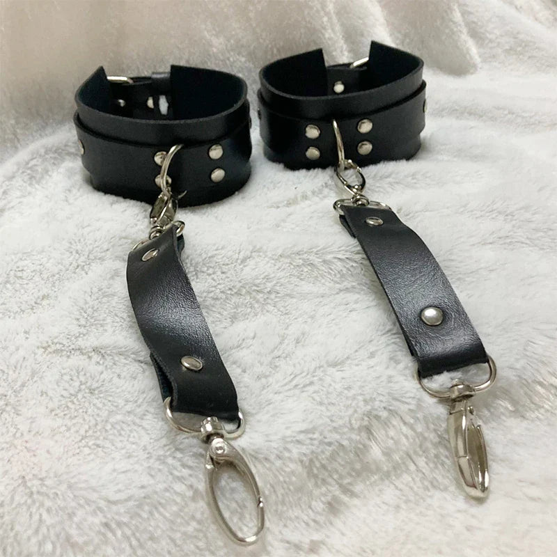 ของเล่นผู้ใหญ่เซ็กซ์ อุปกรณ์ BDSM เครื่องพันธนาการ กุญแจมือปรับได้ ที่รัดข้อเท้า อุปกรณ์ตรึงขาแบบเปิด ที่รัดสำหรับความพึงใจทางเพศ ปลอกคอ ไม่มีระบบสั่น SM 18+